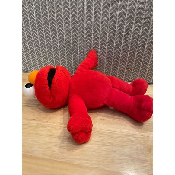 Elmo from Sesame Street red puppet 10 inch plush toy - Picture 4 of 9